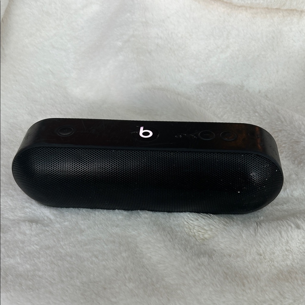 Beats by Dre Black Pill+